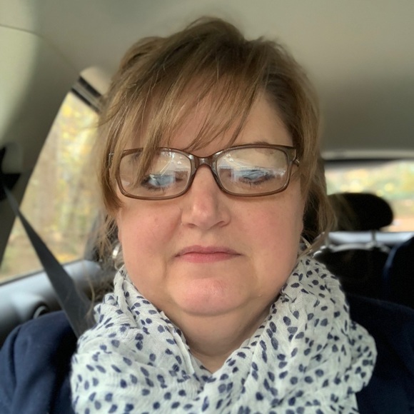 Meet your Posher, Sharon - Picture 2 of 2